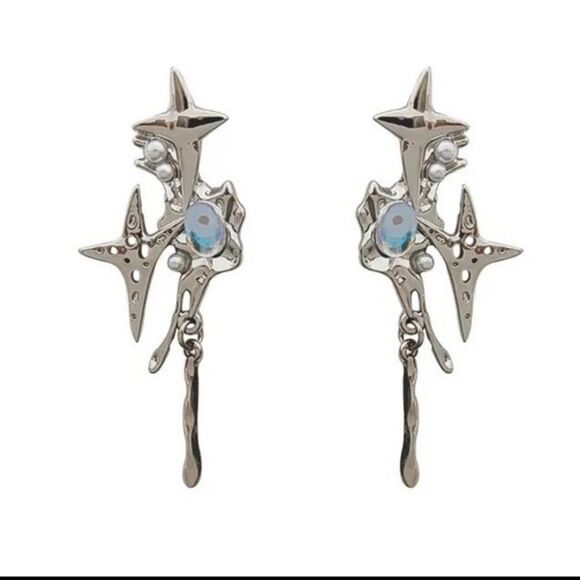 Dolls Kill Jewelry - NWOT Brutalist Melty Star Earrings